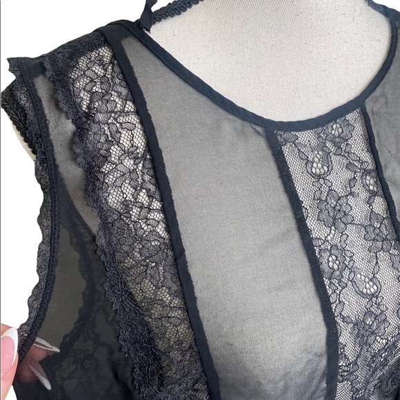 Victoria’s Secret Sheer and lace top Size large - Picture 6 of 7